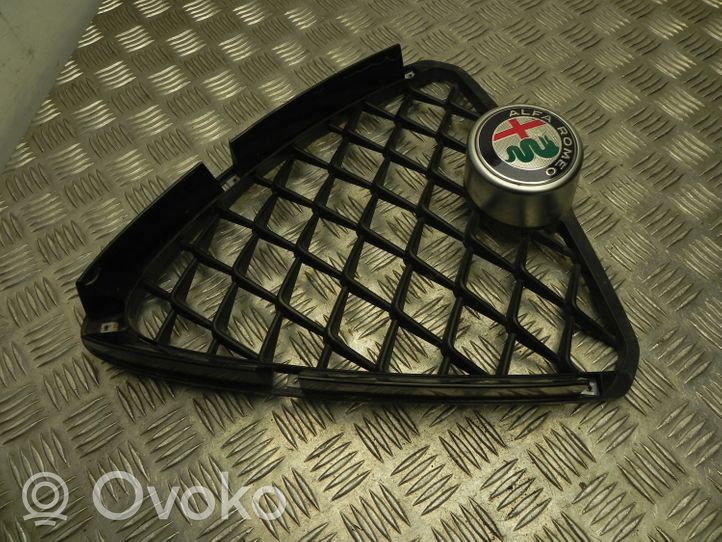 Alfa Romeo Stelvio Cubierta moldura embellecedora de la barra del techo 156115788