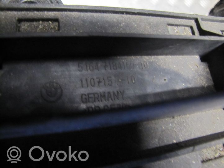 BMW 7 F01 F02 F03 F04 Jäähdyttimen kehyksen suojapaneeli 7184159