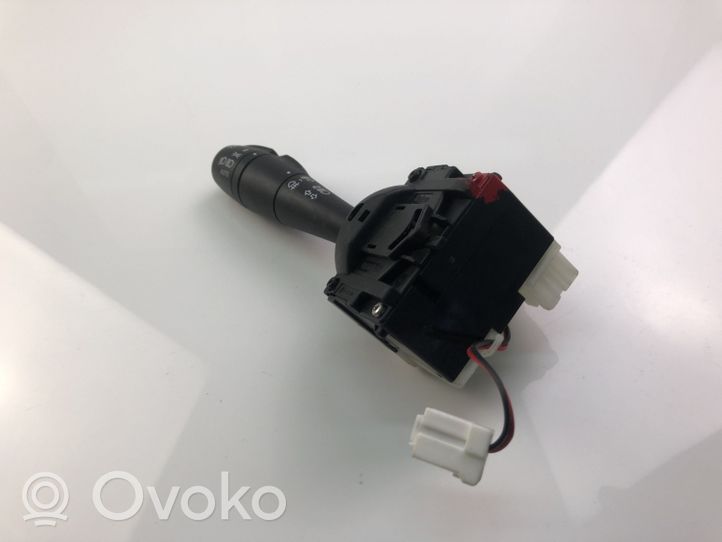 Renault Clio III Leva/interruttore dell’indicatore di direzione e tergicristallo 255675887R