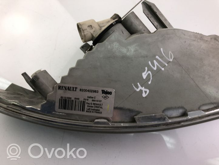 Nissan Primastar Lampa przednia 8200402983