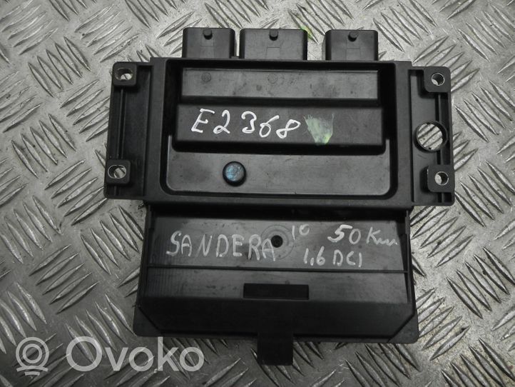 Dacia Sandero Sterownik / Moduł ECU 821002106