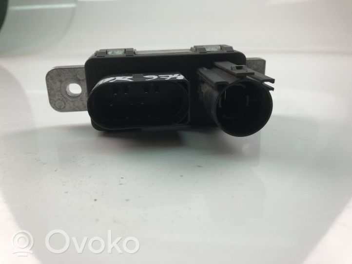 Volvo S90, V90 Hehkutulpan esikuumennuksen rele 31431776