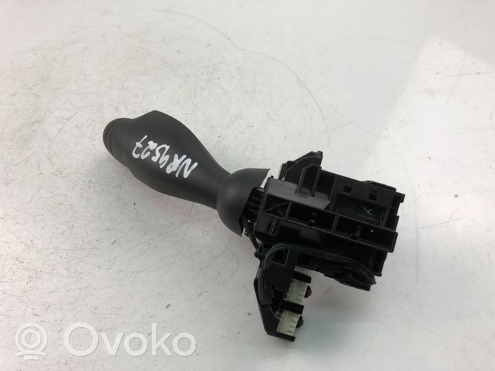 Volvo XC90 Leva/interruttore dell’indicatore di direzione e tergicristallo 31674103