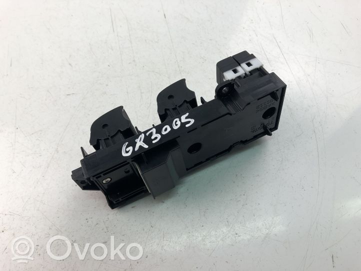 Toyota Corolla E160 E170 Electric window control switch 8404002160