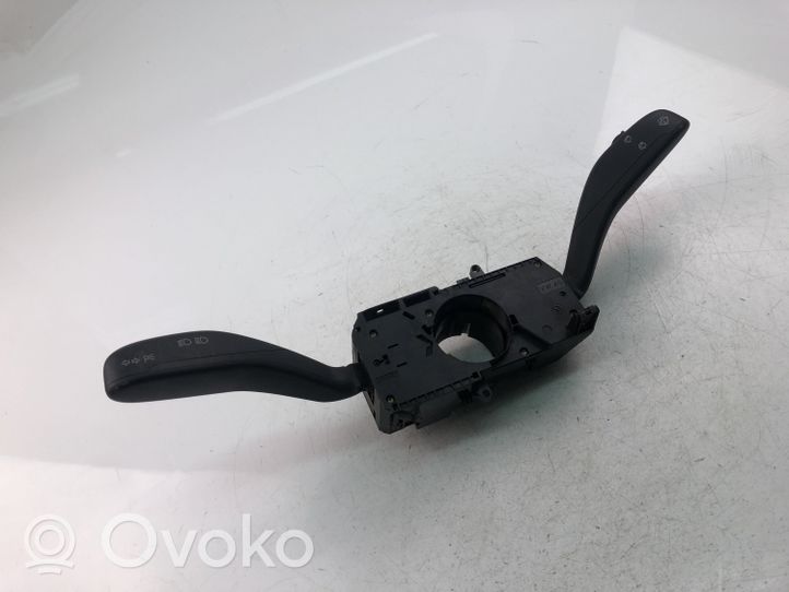 Volkswagen Polo IV 9N3 Leva/interruttore dell’indicatore di direzione e tergicristallo 6Q0953503AD