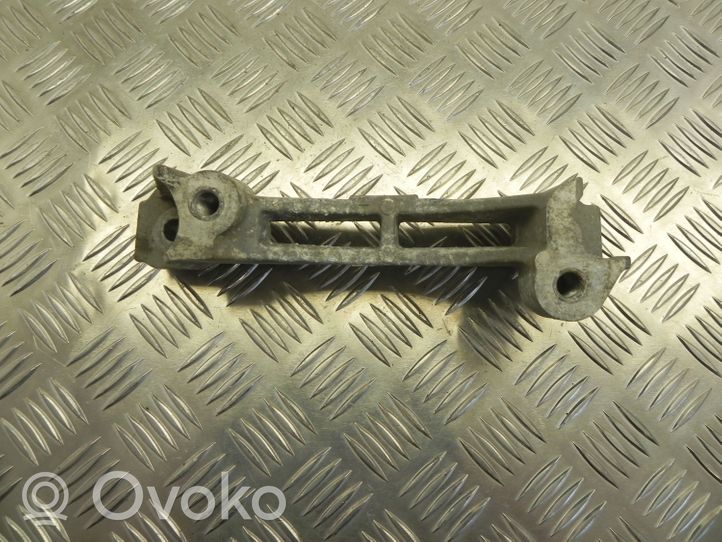 Lexus RX 450H Supporto della valvola di raffreddamento EGR 014