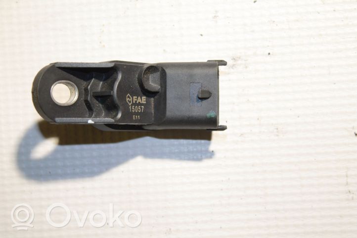 Opel Corsa C Sensor de presión de combustible FAE15057