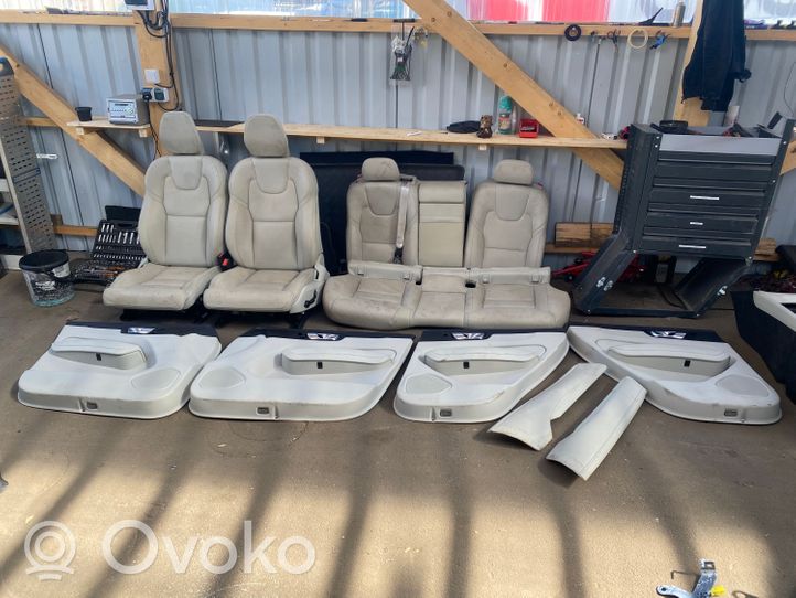 Volvo XC60 Seat set Flood