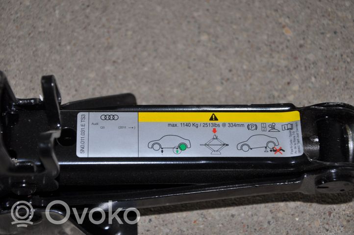 Audi Q3 8U Домкрат (данкрат) 5N0011031E