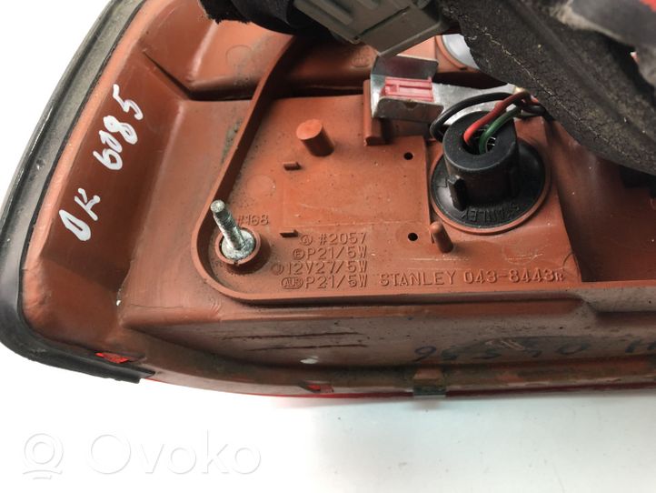 Honda Accord Luci posteriori 0438443R