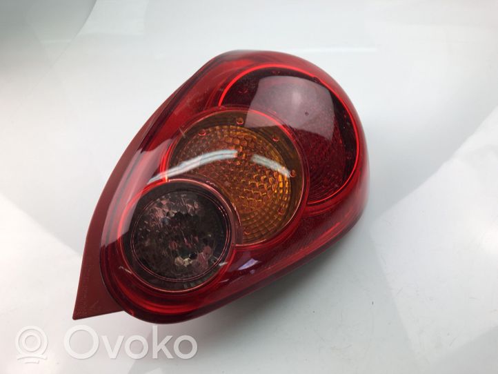 Toyota Aygo AB10 Luci posteriori 815500H020