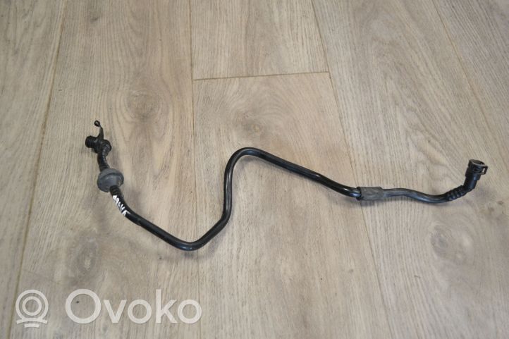 Volkswagen PASSAT B8 Tubo flessibile mandata olio del turbocompressore turbo 3Q0612041