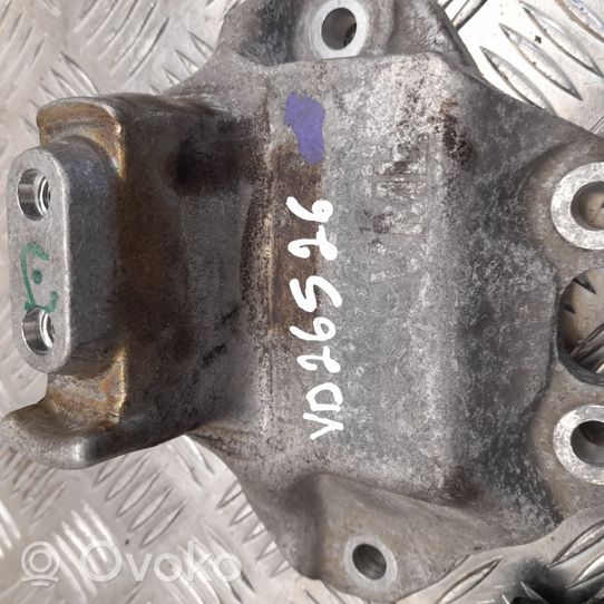 Opel Vivaro EGR valve cooler bracket 9807981780