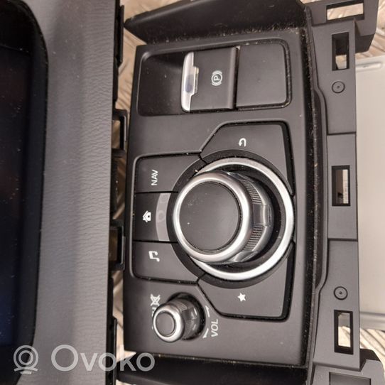 Mazda 3 II Radio/CD/DVD/GPS-pääyksikkö B61A611J0