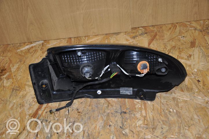 Citroen C3 Picasso Luci posteriori del portellone del bagagliaio 9681749180