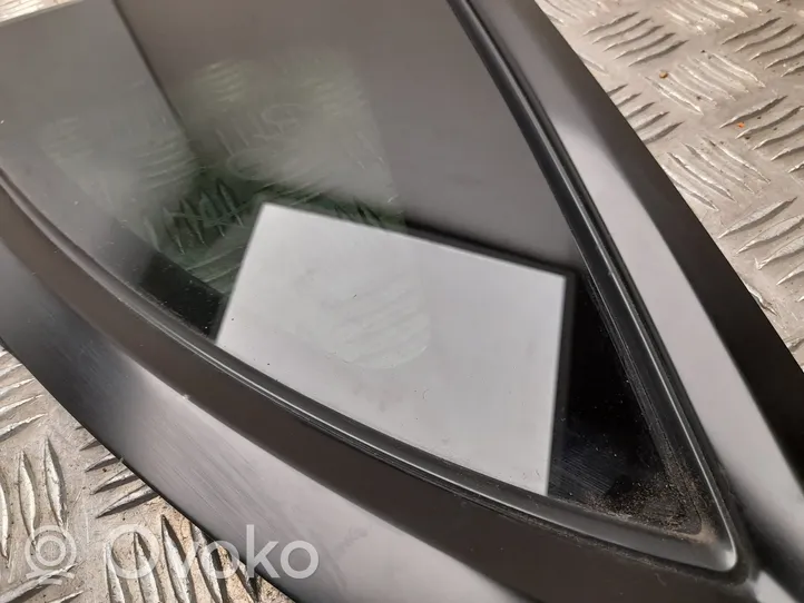 Tesla Model Y Cornice del finestrino/vetro della portiera posteriore 149771500C
