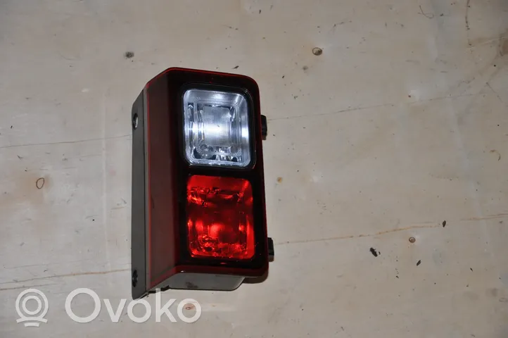 Renault Trafic III (X82) Takapuskurin valo 265596261R