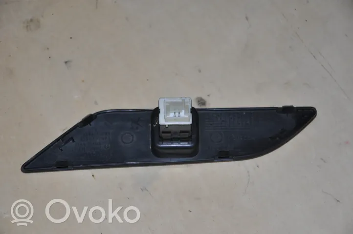 Citroen C4 II Picasso Przełącznik / Przycisk otwierania klapy bagażnika 96766105ZD