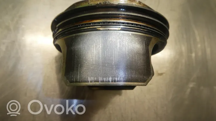 BMW 1 E81 E87 Piston avec bielle 11257551550