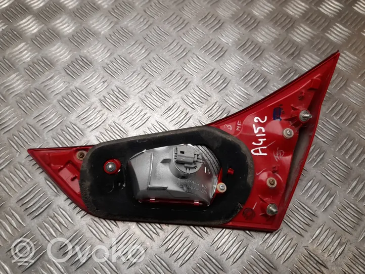 Toyota Auris E180 Lampa tylna KOITO02260