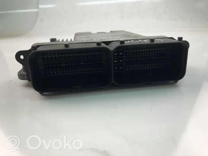 Volkswagen PASSAT B8 Sterownik / Moduł ECU 04L907309M