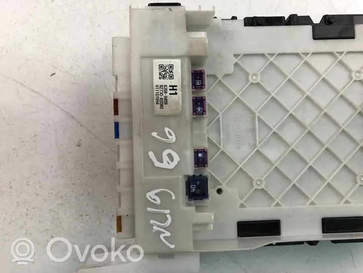 Toyota Yaris Saugiklių dėžė (komplektas) 82730K0080