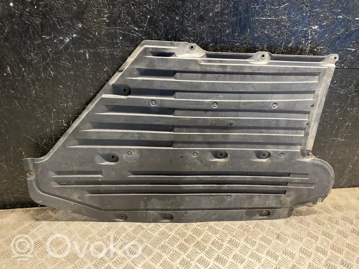 BMW 5 G30 G31 Vidurinė dugno apsauga 7455536