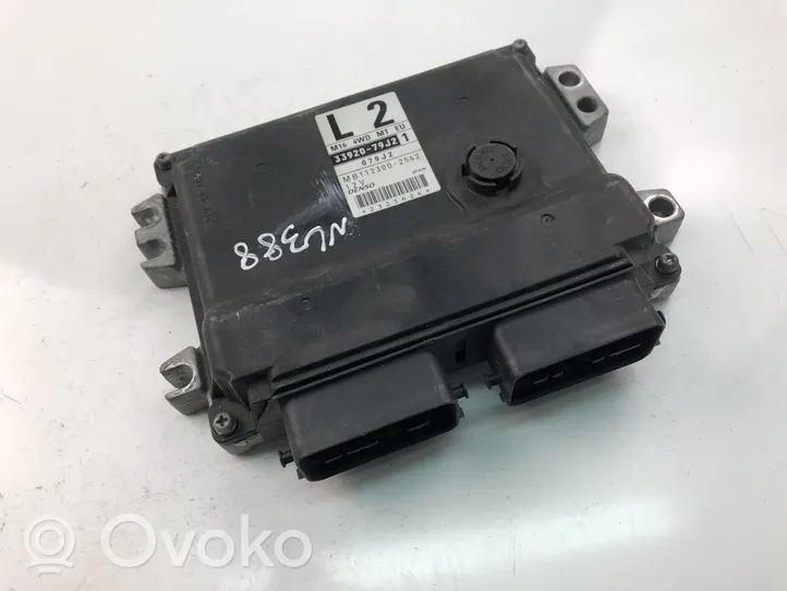 Suzuki SX4 Sterownik / Moduł ECU 3392079J21