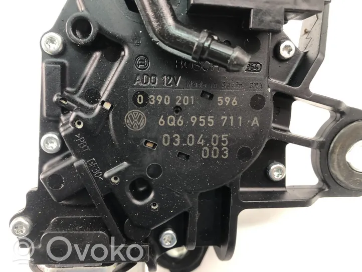 Volkswagen Polo IV 9N3 Moteur d'essuie-glace 6Q6955711A