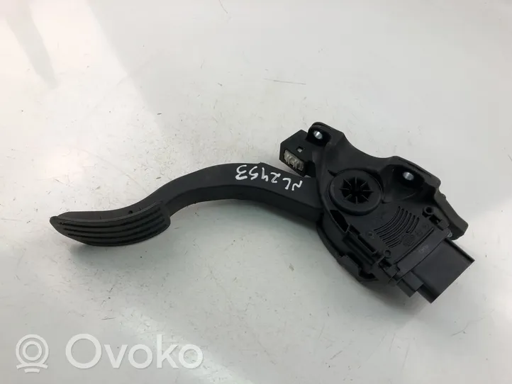 Volvo V60 Accelerator throttle pedal 31329058