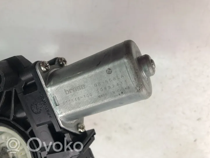 Mercedes-Benz C AMG W205 Front door window regulator motor C17544100