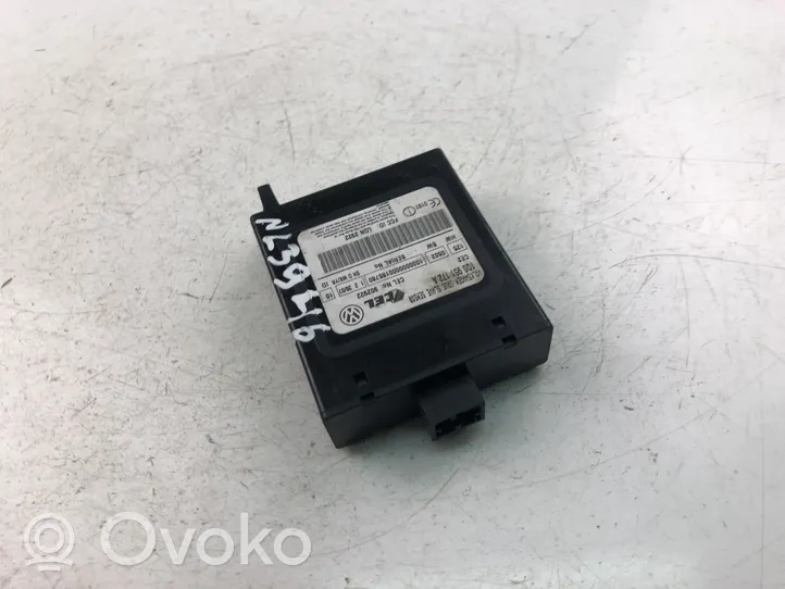Volkswagen Eos Boîtier module alarme 1Q0951172A
