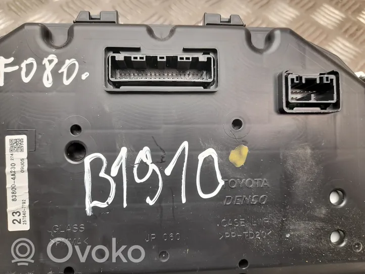 Toyota RAV 4 (XA40) Tachimetro (quadro strumenti) 838004A230