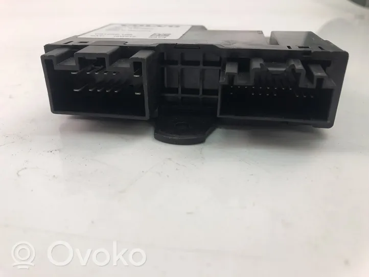 Volvo S90, V90 Takaluukun/tavaratilan ohjainlaite/moduuli 32214767