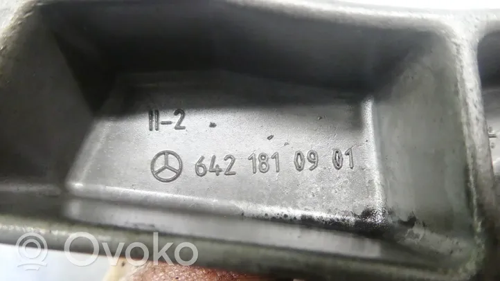 Mercedes-Benz C AMG W204 Pompa olejowa A6421810647