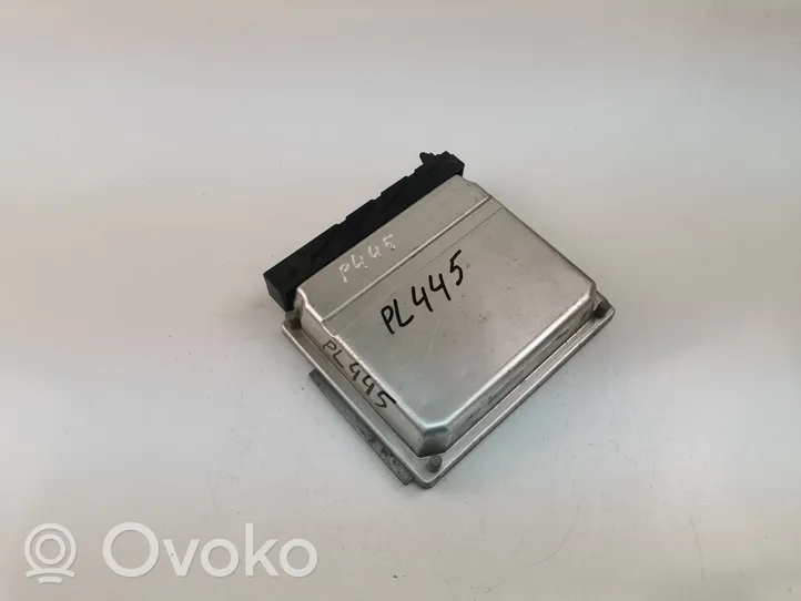 Volvo V70 Calculateur moteur ECU 08675760A