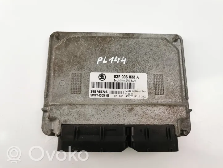 Skoda Fabia Mk2 (5J) Sterownik / Moduł ECU 03E906033A