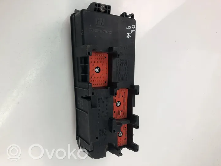 Opel Vectra C Fuse box set 460023260