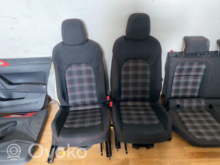Volkswagen Polo VI AW Fotele / Kanapa / Komplet 