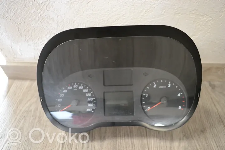 Mercedes-Benz Sprinter W907 W910 Speedometer (instrument cluster) A9079000904