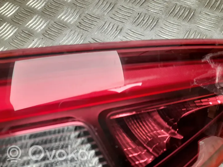 Alfa Romeo Giulia Задний фонарь в кузове 20700107