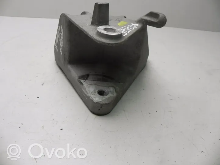 Opel Astra J Engine mounting bracket 13248664