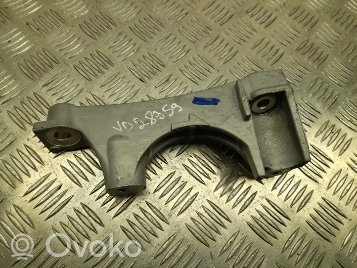 Toyota RAV 4 (XA50) Support, suspension du moteur S017