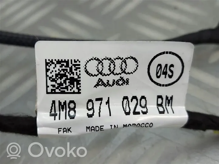 Audi Q8 Vadu starplika 4M8971029