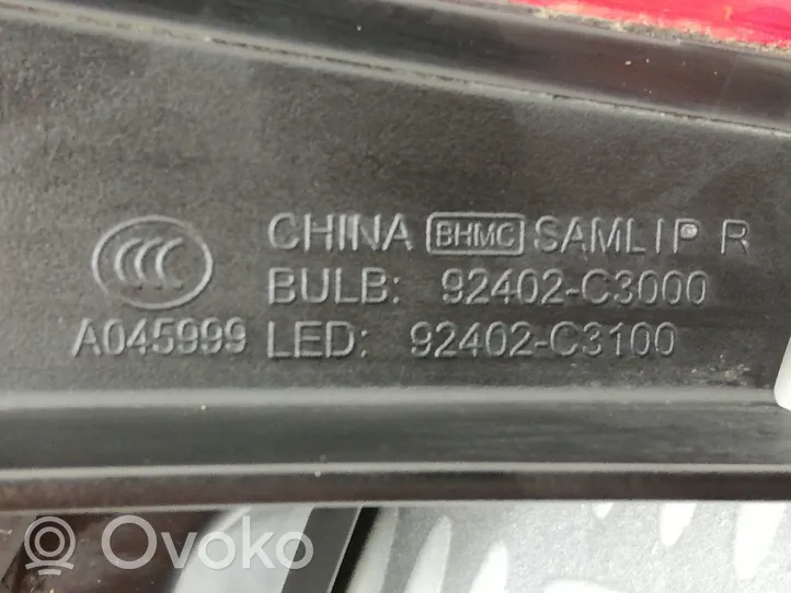 Hyundai Sonata LF Lampa tylna 92402C3000