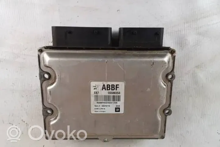 Opel Astra J Sterownik / Moduł ECU 55588354