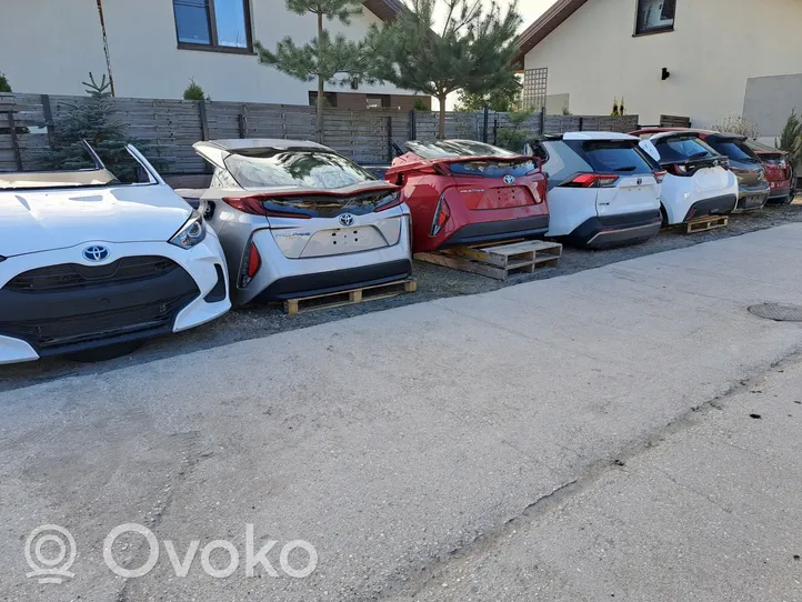 Toyota Prius Prime Apdaila aplink degalų bako dangtelį 