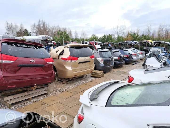 Toyota Prius Prime Priekinis pusašis 