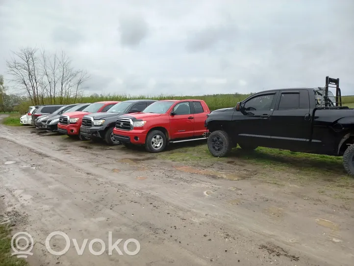 Toyota Tundra II Задний бундуль глушителя 