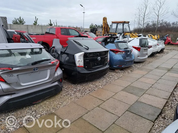 Toyota Yaris Slankiojančių durų stiklas 